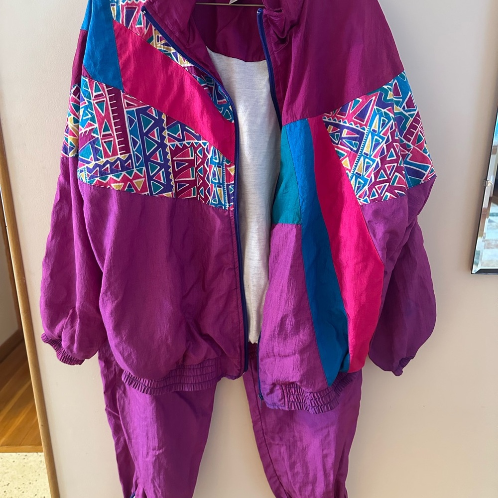Sunterra Vibrant Purple Retro Windbreaker Set with Geometric Accent